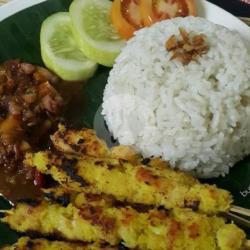 Nasi Sate Daging Klopo