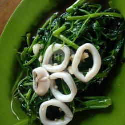 Tumis Kangkung Cumi