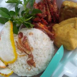 Nasi Uduk Teri Balado   Tahu Tempe