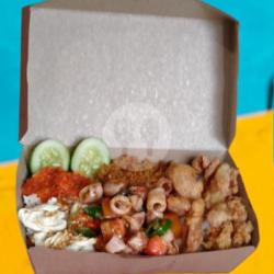 Nasi Kulit Cumi Pedas