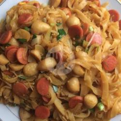 Kwetiau Goreng Bakso Sosis