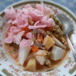 Ketupat Sayur Campur