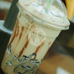 Vanilla Latte (topping Cincau & Chocochip)