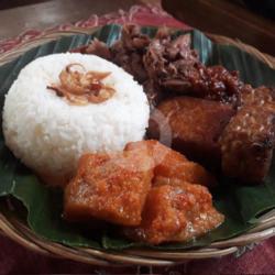 Nasi Gudeg Krecek Tahu/tempe Bacem