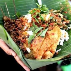 Nasi Pecel   Ikan Ayam  Free Es Teh