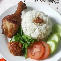 Nasi Ayam Goreng Penyet