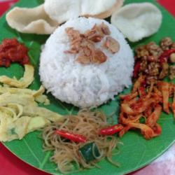 Nasi Uduk Ayam Suwir