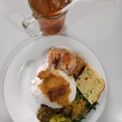 Nasi Ayam Bakar   Telur Dadar   Es Teh Manis