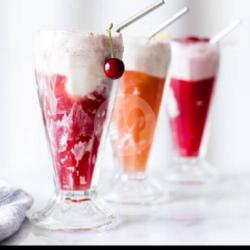 Ice Cream Float (vanilla, Coklat, Durian, Strawberry)