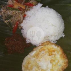 Sego Sambel Telur Ceplok