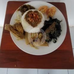 Paket Nasi Padang Ayam Goreng