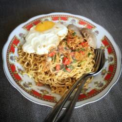 Indomie Goreng Telor Bakso Usus Ayam