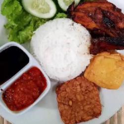 Nasi Ayam Bakar Kumplit