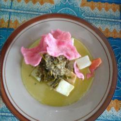 Ketupat Gulai Pakis Polos