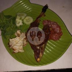 Bebek Bakar Paha ,lalap Sambel