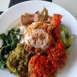 Nasi Ayam Sambalado