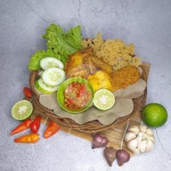 Ayam Dada Goreng Penyet Kremes Tulang Lunak - Presto