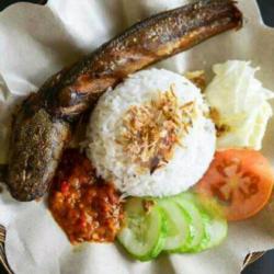 Nasi Pecel Lele Sambel Lalap