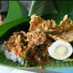 Nasi Pecel Tlur Rebus Gorengan Krupuk