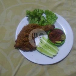 1 Potong Ayam Paha Goreng Serundeng Lalapan Sambal