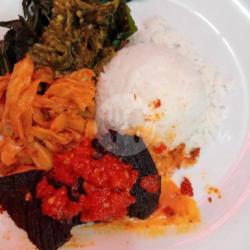 Nasi Rames Dendeng Balado