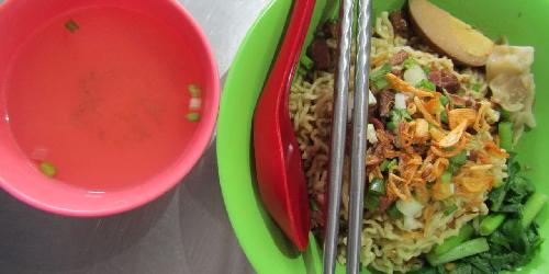 Mie Pansit Aling, Pukat