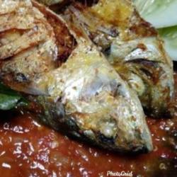 Nasi Lalapan Ikan Biji Nangka