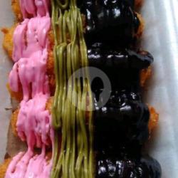 Pisang Crispy Kombinasi Strawberry Greentea Chocolate