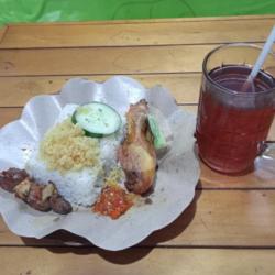 Nasi Uduk Ayam Goreng Kremes Tempe Sate Ampela   Teh   Bento