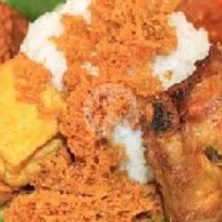 Nasi Uduk Ayam Kremes