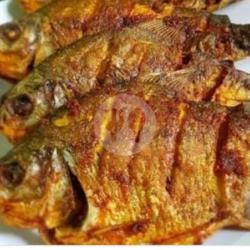 Ikan Goreng Bawal