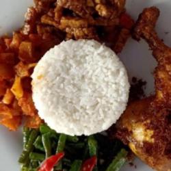 Nasi Ayam Goreng Orek Tempe Kentang Sayur