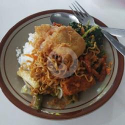 Nasi Urap Plakeder