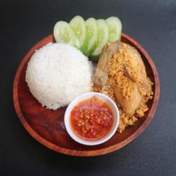 Nasi   Ayam Dada Kremes Lalapan Sambal