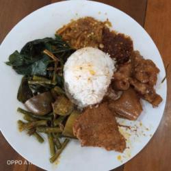 Nasi Rendang   Kikil