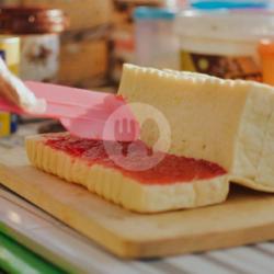 Roti Bakar Strawberry