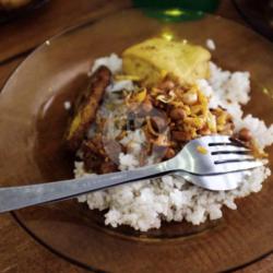 Nasi Uduk Teri Kacang