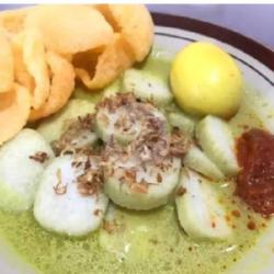 Lontong Opor Telur