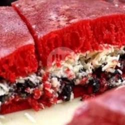 Spesial Red Velvet Campur Keju