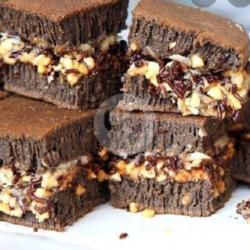 Brownis Kacang Coklat Wijen