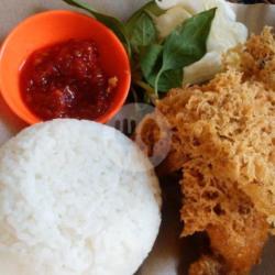 Nasi   Ayam Kremes / Geprek Sambel Bawang / Tomat N Lalapan