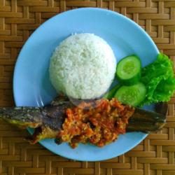 Lele Penyet Sambel Korek   Nasi