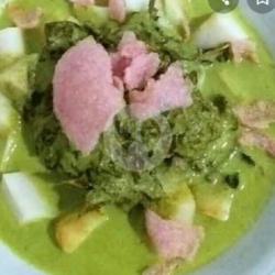 Katupek Gulai Paku