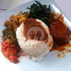 Nasi   Hati Rendang   Kuah Sayur Komplit   Sambel Ijo