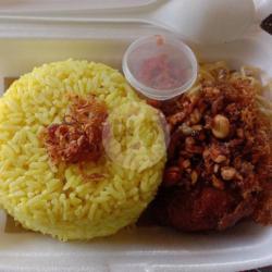 Nasi Kuning Lauk Hati Sapi