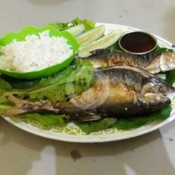 Nasi Ikan Bandeng Asap / Kropok Tanpa Duri   Lalapan