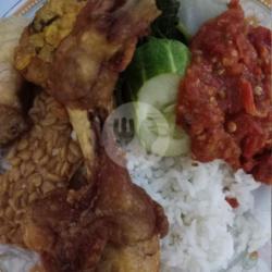 Nasi Tempong Ayam Goreng