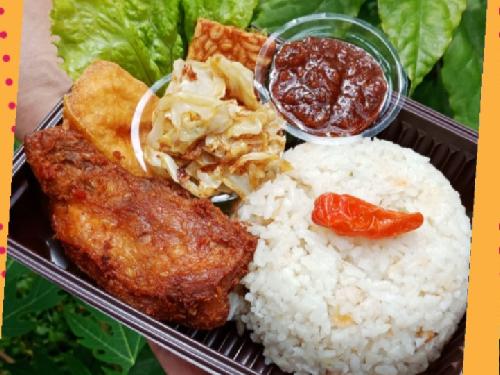 Soto Ayam Penyembuh dan Nasi Goreng Mama Dodo, Jl St Baharudin RT 56