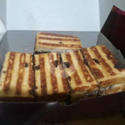 Roti Bakar Rasa Keju (chococrunchy/greentea Crunchy/tiramisucrunchy)