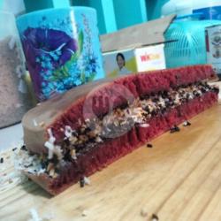 Red Velvet Coklat Kacang Keju